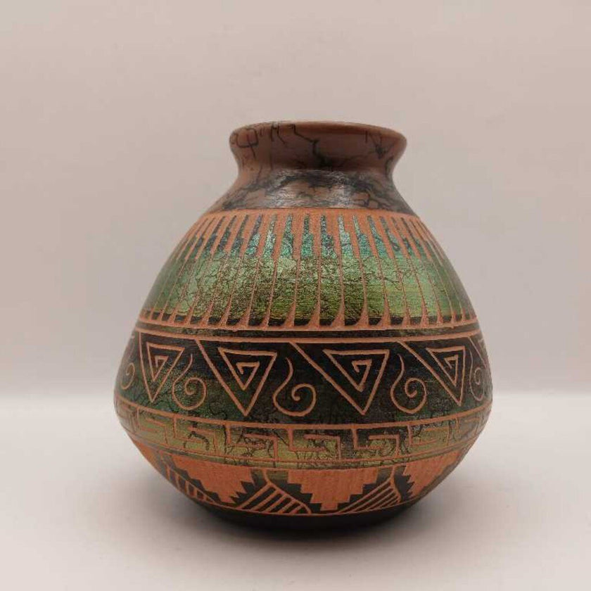 Signed Navaho horsehair pot