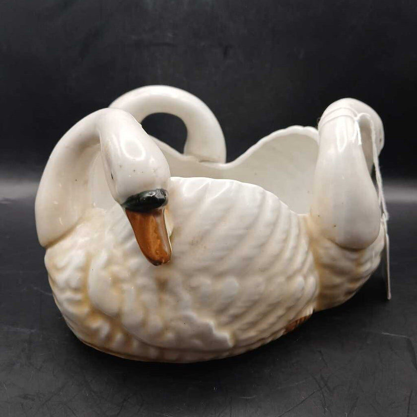 White Vintage Ceramic 3 Swan Planter