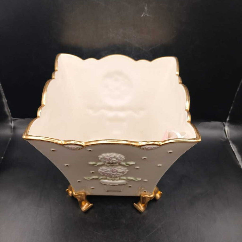 Lenox bow feet topiary cache pot