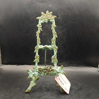 Rose easel with patina