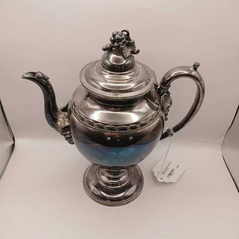 Meriden Company 1950 silver tea/coffee pot