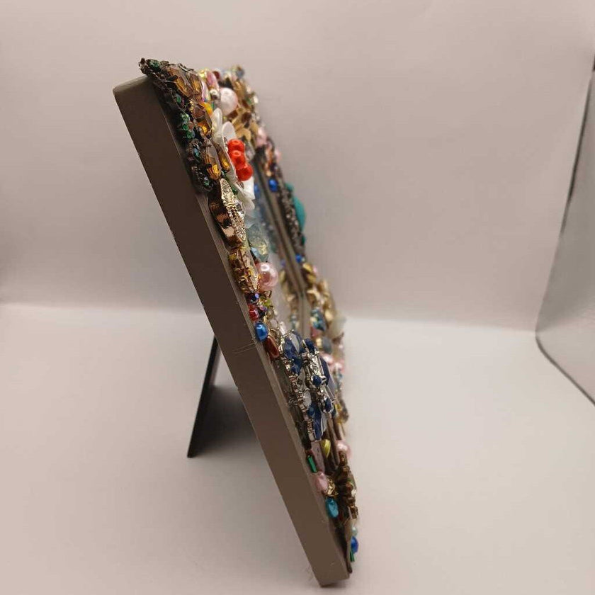 Jewelry picture frames