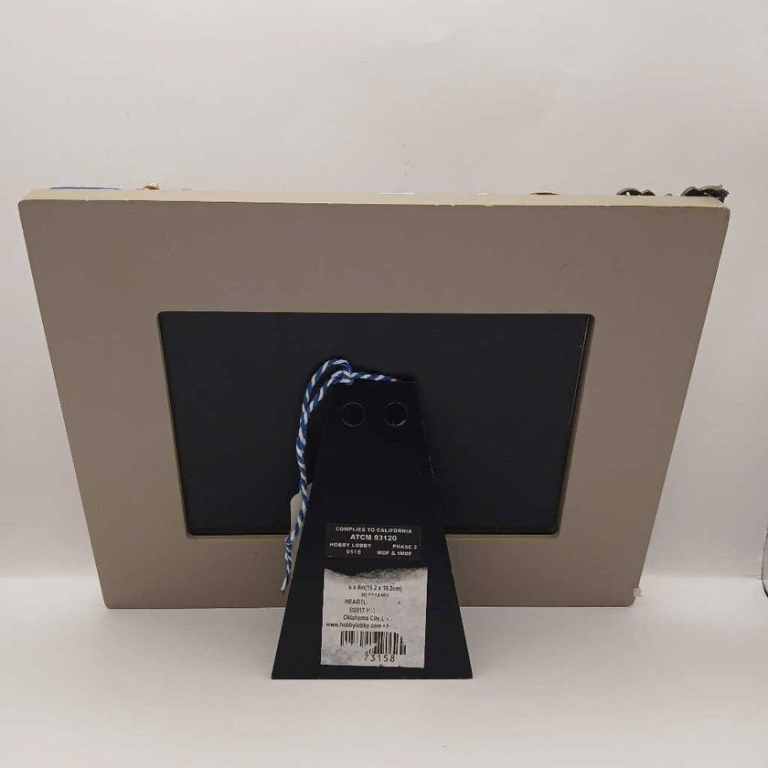 Jewelry picture frames