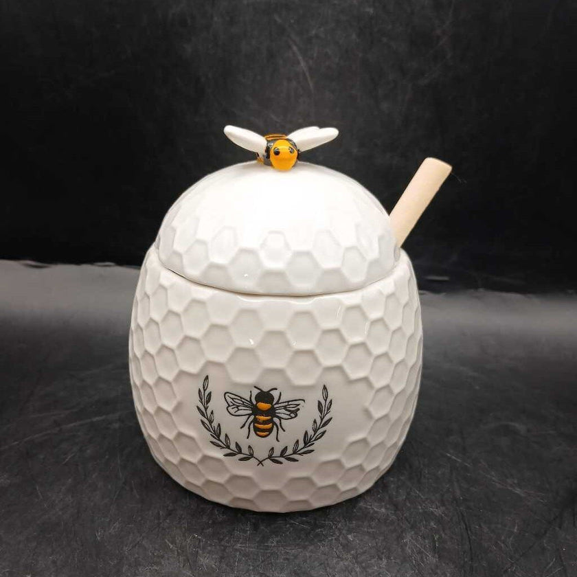 Place & Time white ceramic honey pot Bee Collection