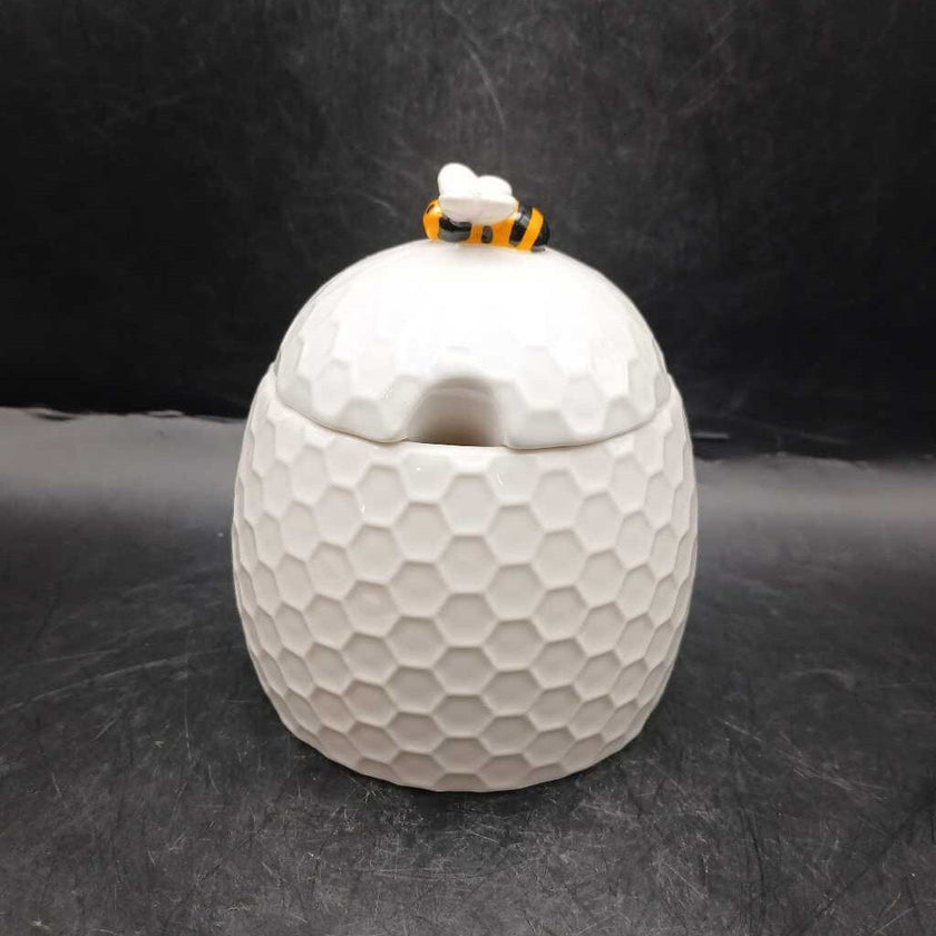 Place & Time white ceramic honey pot Bee Collection