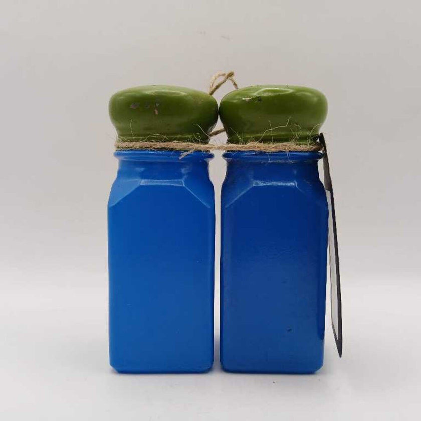 Vtg. Retro Salt & Pepper Shakers