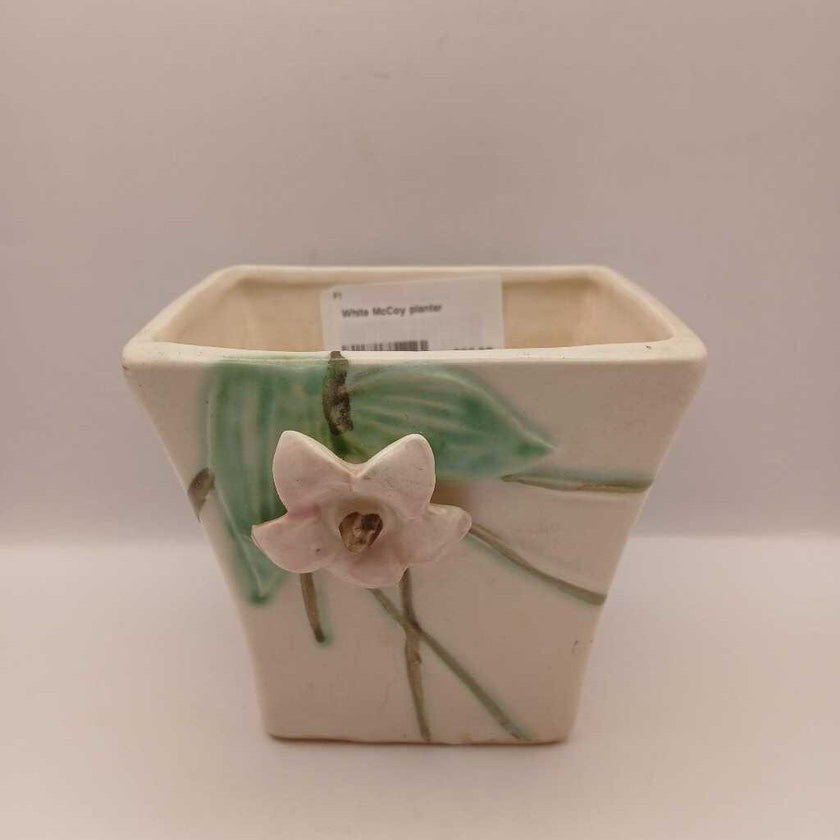White McCoy planter