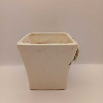 White McCoy planter
