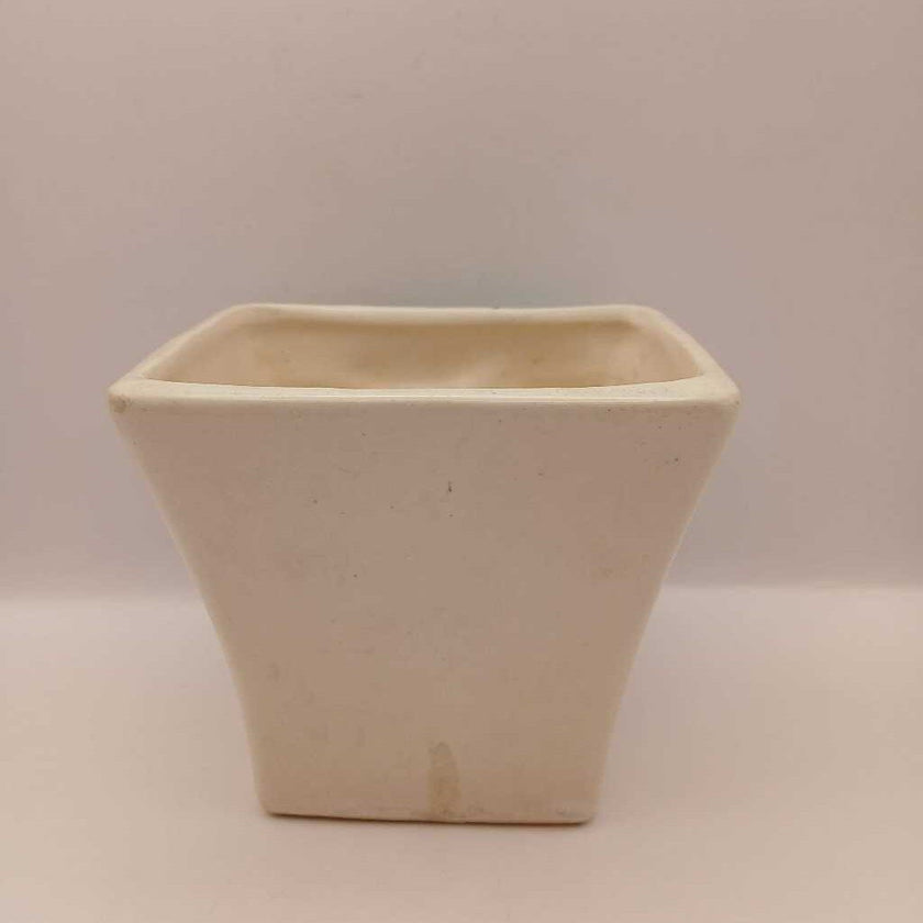 White McCoy planter