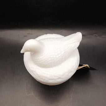 Dove On Nest Milk Glass Vintage 70's