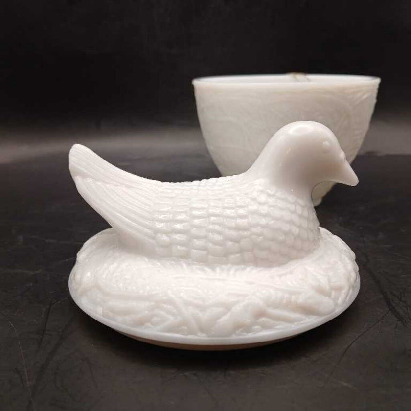 Dove On Nest Milk Glass Vintage 70's