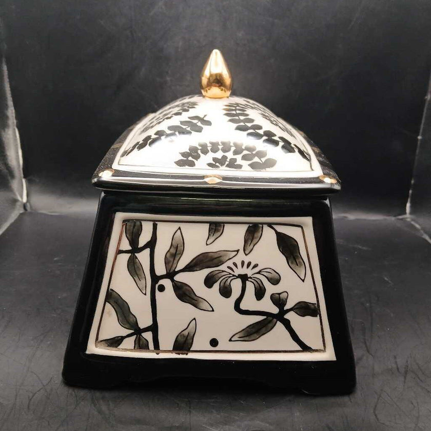 Black and White Dresser Box Porcelain