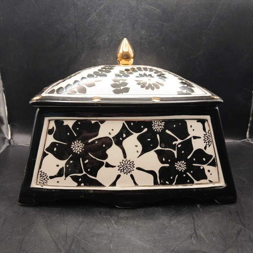 Black and White Dresser Box Porcelain