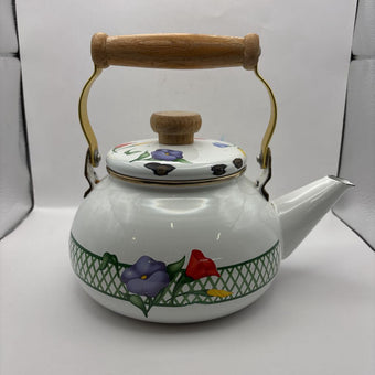 VTG GMI 2.5 Qt Tea Kettle, Porcelain On Steel, White Tea Kettle Tulip Pattern