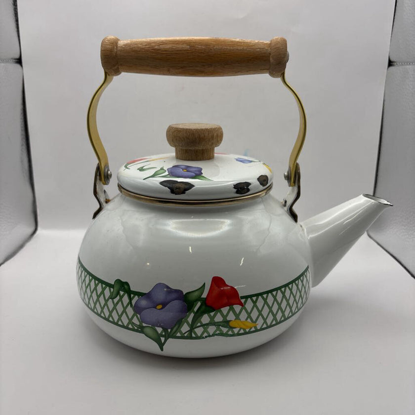 VTG GMI 2.5 Qt Tea Kettle, Porcelain On Steel, White Tea Kettle Tulip Pattern