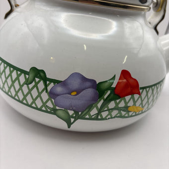 VTG GMI 2.5 Qt Tea Kettle, Porcelain On Steel, White Tea Kettle Tulip Pattern