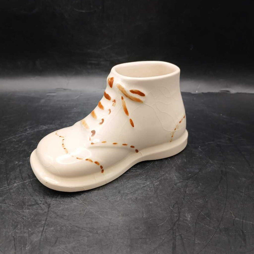 Ceramic Baby shoe white
