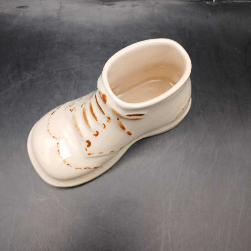 Ceramic Baby shoe white