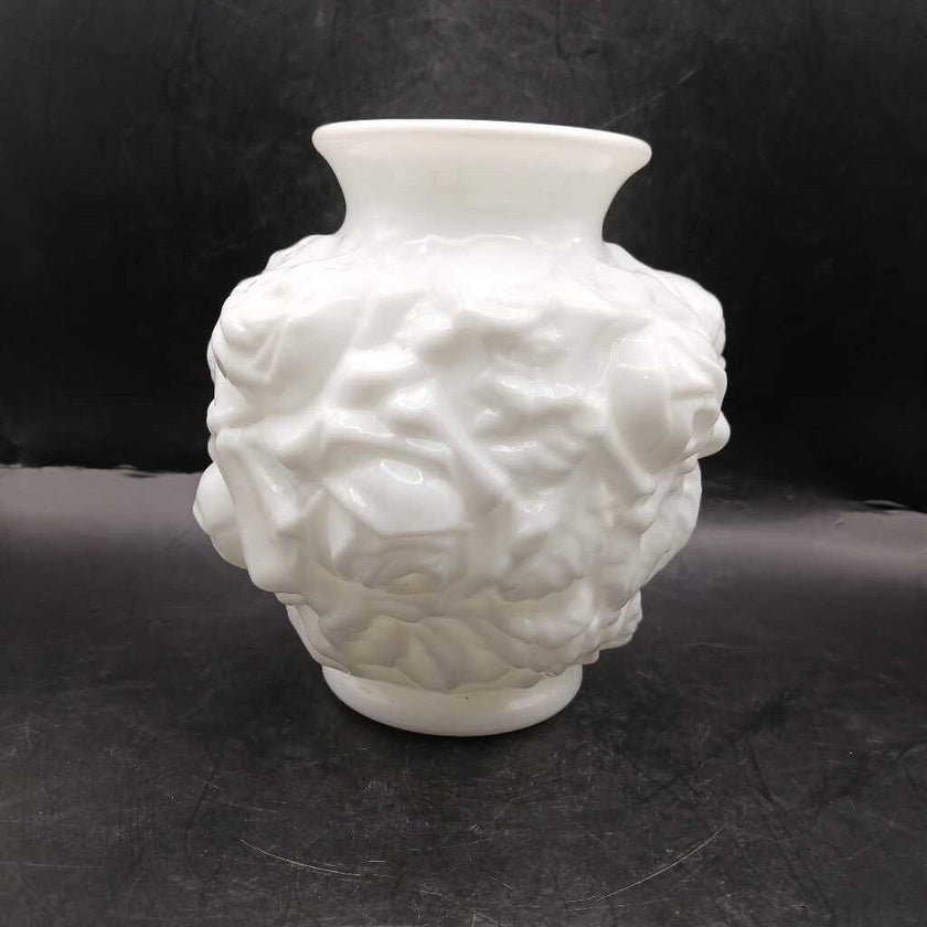 Imperial 1960s La Bella Rose Milk Glass Vase
