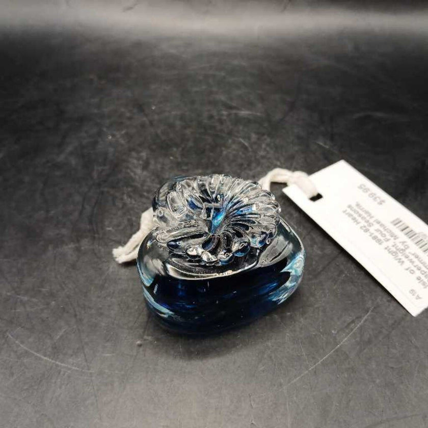 Isle of Wight 1981-82 Heart Paperweight, Four Seasons 'Summer' by Michael Harris, England