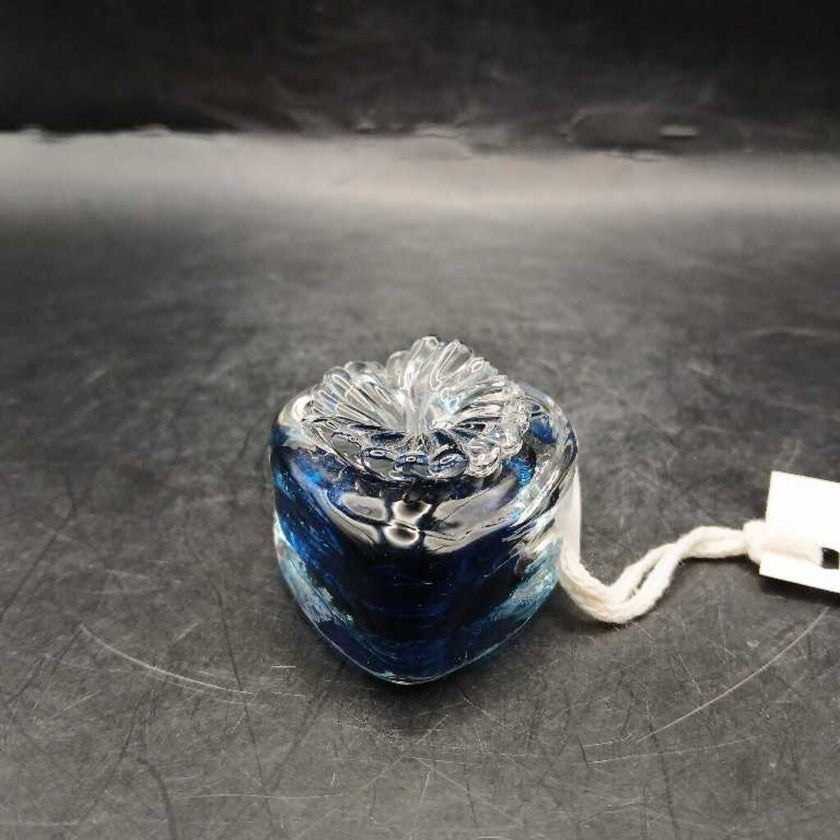 Isle of Wight 1981-82 Heart Paperweight, Four Seasons 'Summer' by Michael Harris, England