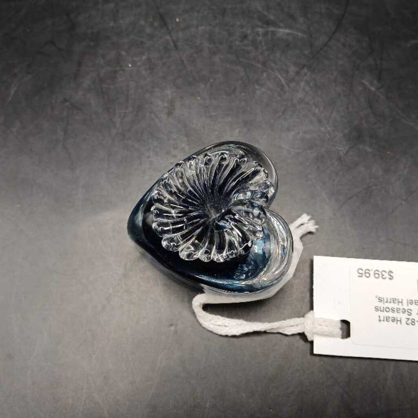 Isle of Wight 1981-82 Heart Paperweight, Four Seasons 'Summer' by Michael Harris, England