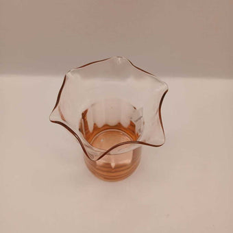 Vtg peach ruffle glass vase