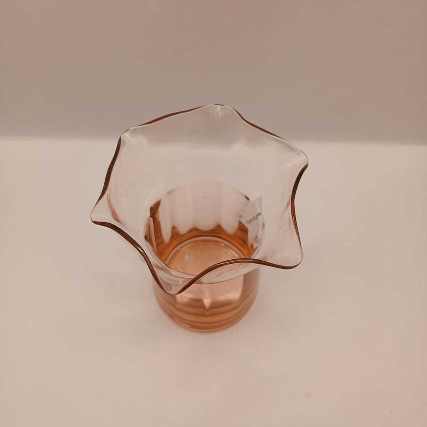 Vtg peach ruffle glass vase