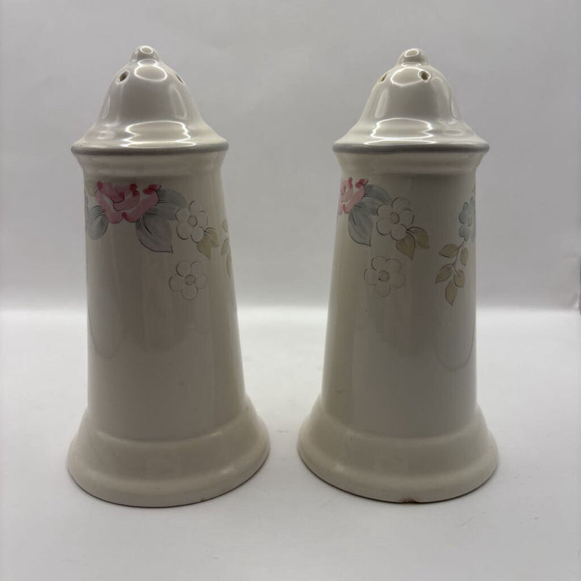 Vintage PFALTZGRAFF 'Wyndham' Pattern. As Is Salt and Pepper Shakers 6
