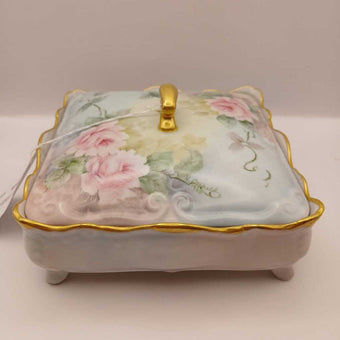 Large vintage Victorian porcelain hand painted jewelry box