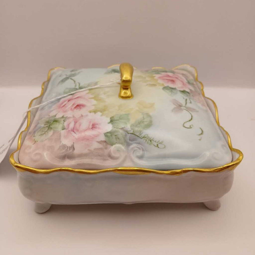 Large vintage Victorian porcelain hand painted jewelry box