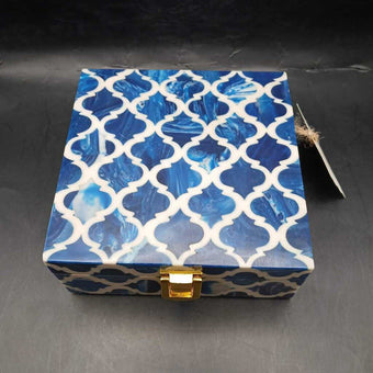 Resin Blue & White Moroccan pattern storage box with clasp