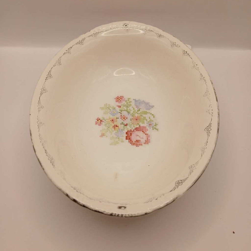 1940's Homer Laughlin Oval Serving Bowl w/Patchwork Floral (M)