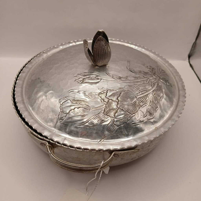 Vintage Hand Hammered Rodney Kent Aluminium Serving Dish with Lid (M)