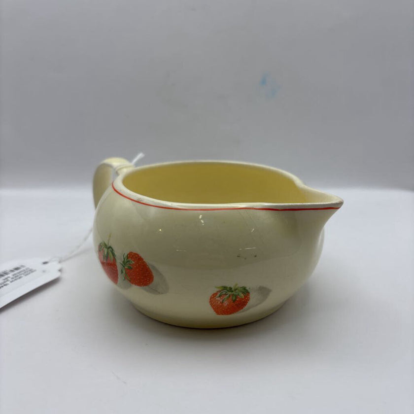 cavitt shaw 1940s era shortcake pattern sugar and creamer set