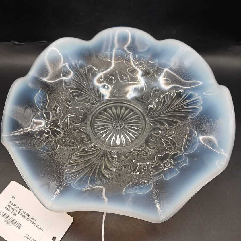 Northwood Opalescent Blossom & Palm Ruffled Glass Bowl Dish
