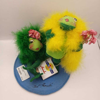 Annalee Fabulous Floozy Frogs- signed