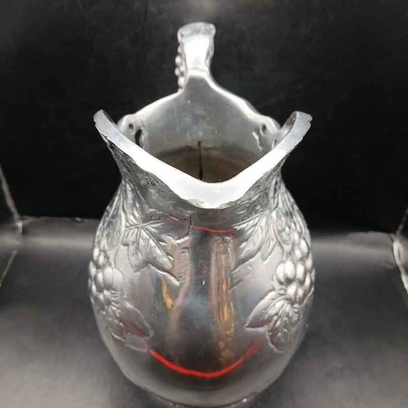 Vintage grape pitcher (V)
