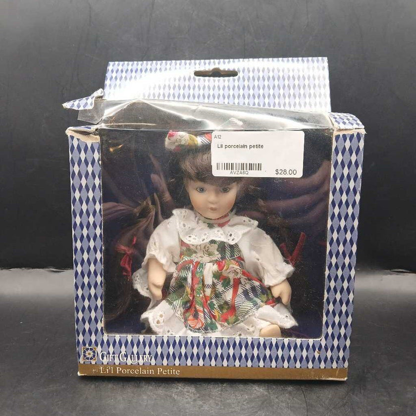 Lil porcelain petite