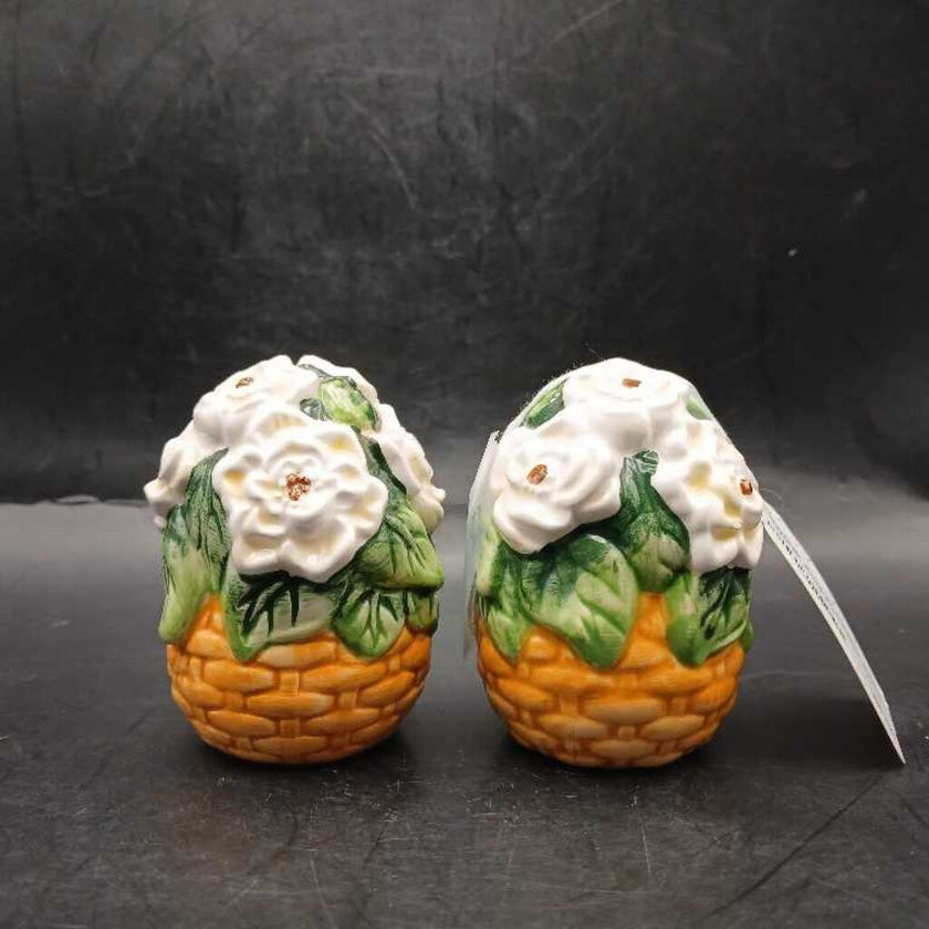 Vintage Flower Basket Salt + Pepper Shakers