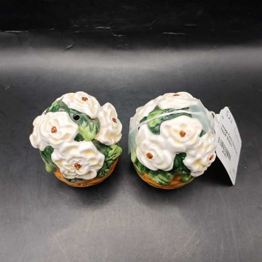 Vintage Flower Basket Salt + Pepper Shakers