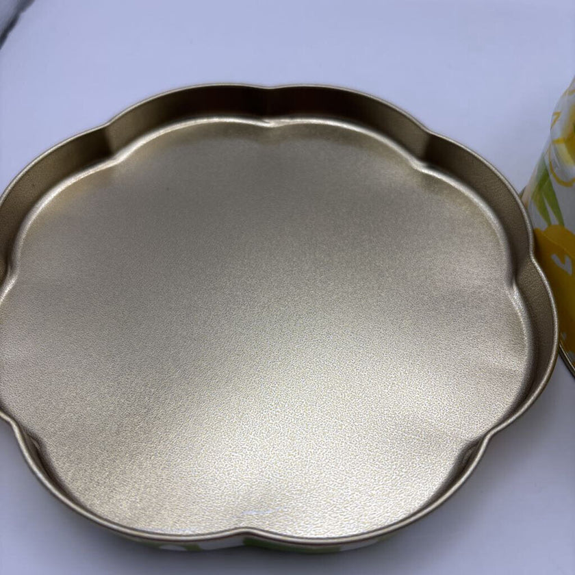 1970's Avon BURST OF SPRING Beauty Dust Floral Tin