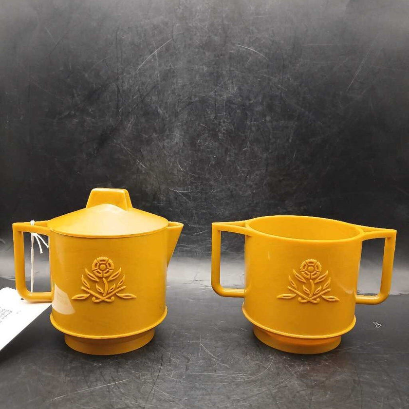Arrow Plastic Table Mates Sugar & Creamer Set USA Olive Green Floral 3 Piece Set