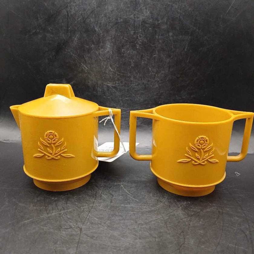 Arrow Plastic Table Mates Sugar & Creamer Set USA Olive Green Floral 3 Piece Set