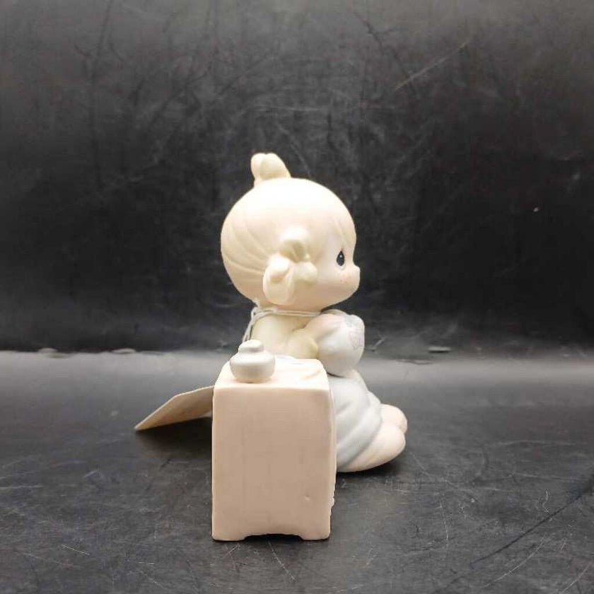 1983 Precious Moments Collectors Club figure