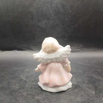 Angel with sheep porocelain (V)