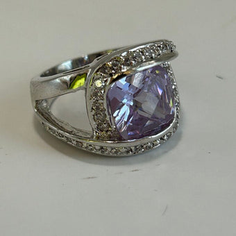 Silver ring/lavender stone