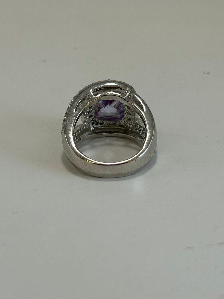 Silver ring/lavender stone