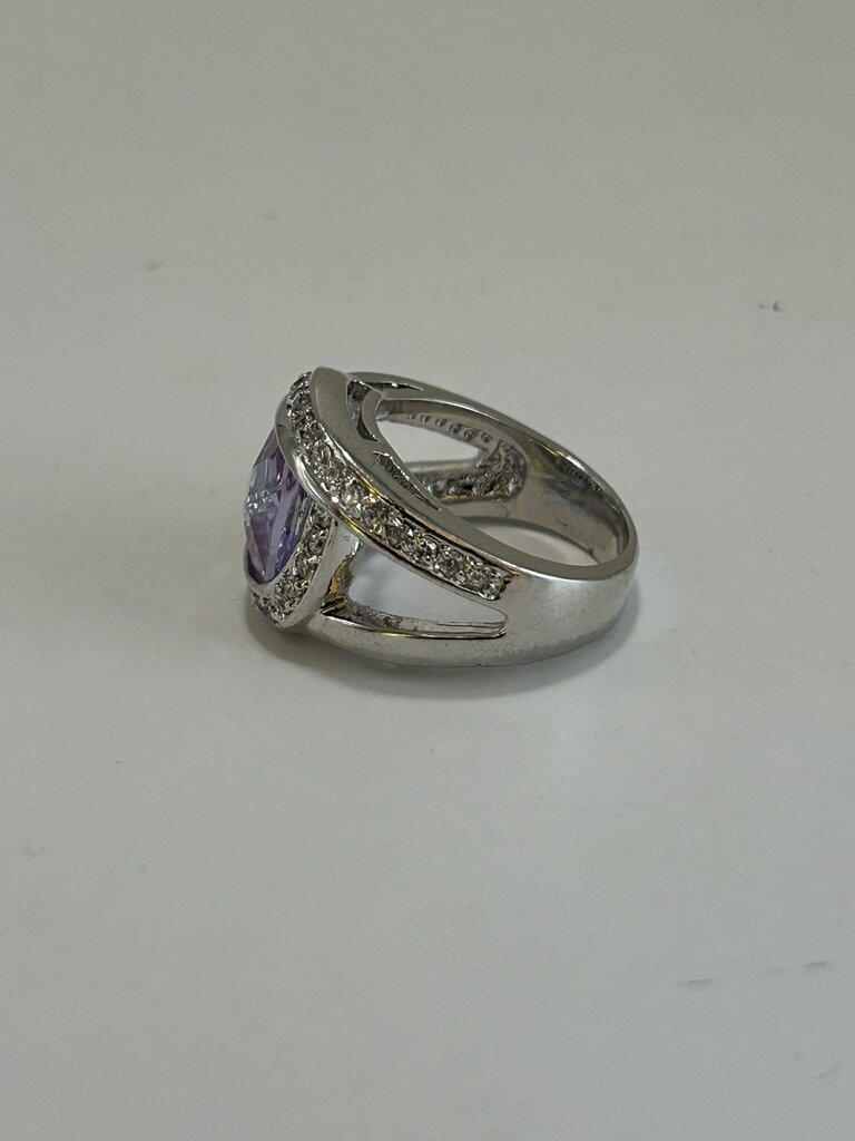 Silver ring/lavender stone