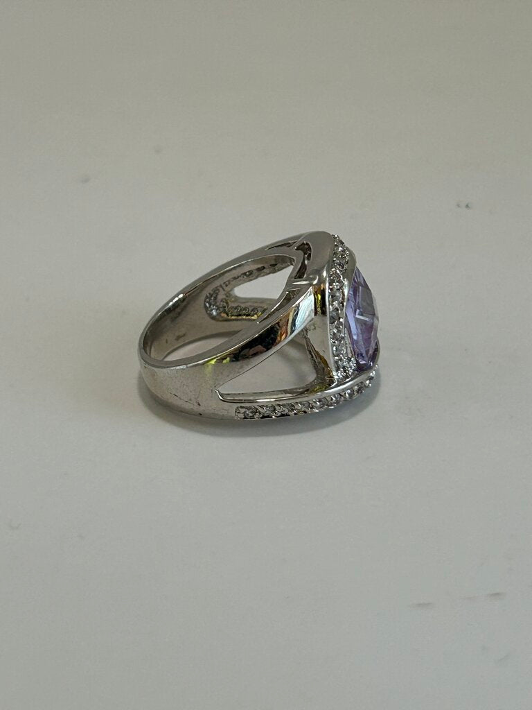 Silver ring/lavender stone
